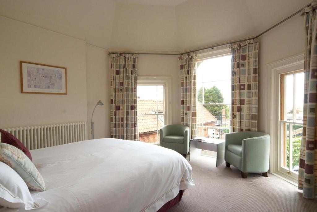 Crown And Castle Hotel Orford Room photo