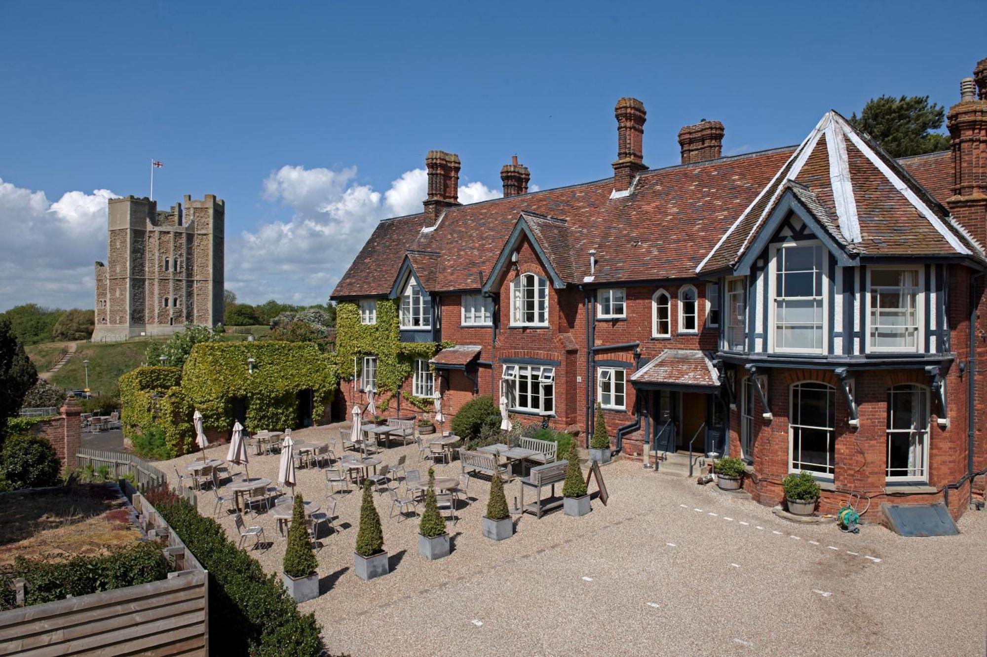 Crown And Castle Hotel Orford Exterior photo