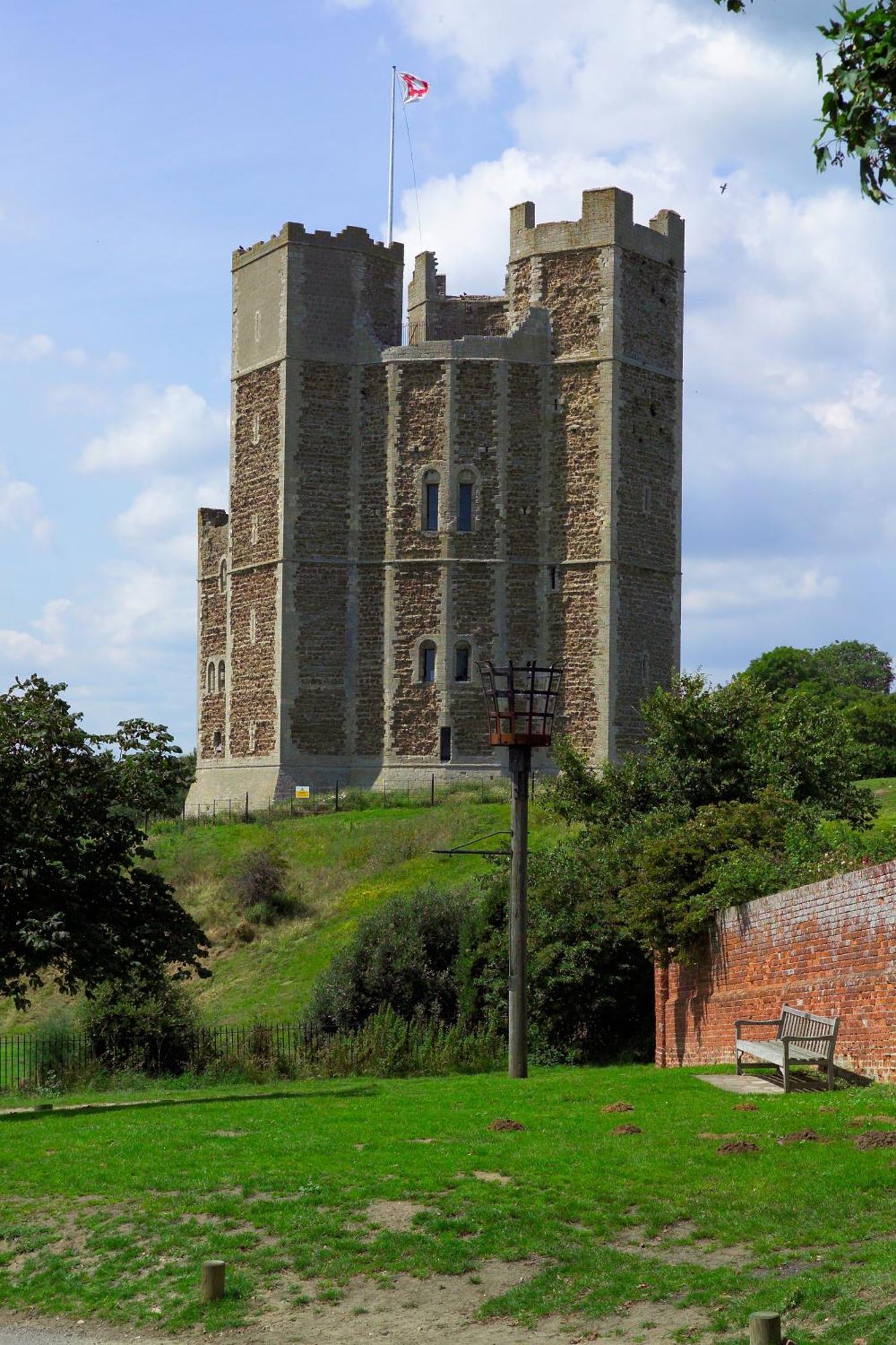 Crown And Castle Hotel Orford Exterior photo